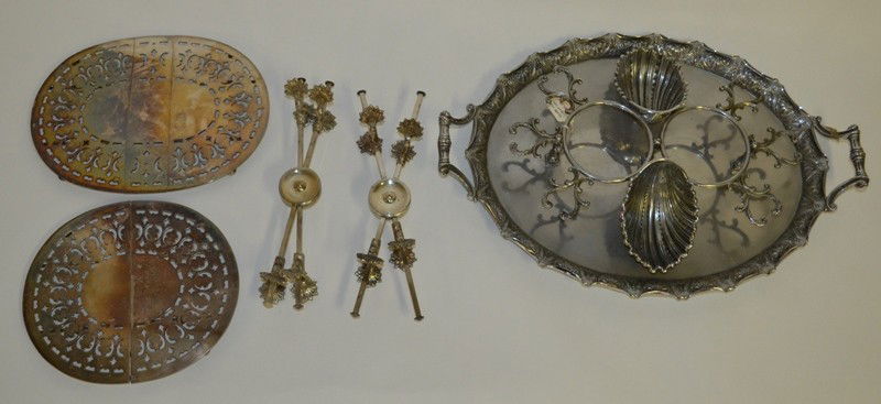 Group of Silver Plate Serving Trays & Hot Plates: Group of silver plate table articles including a liquor tray, two expandable tray holders and two scissor form hot dish holders. Largest 21" (Five total).