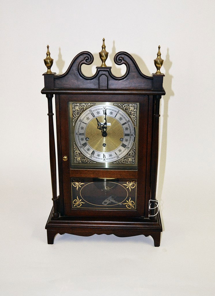 Mahogany Federal Style Mantle Clock