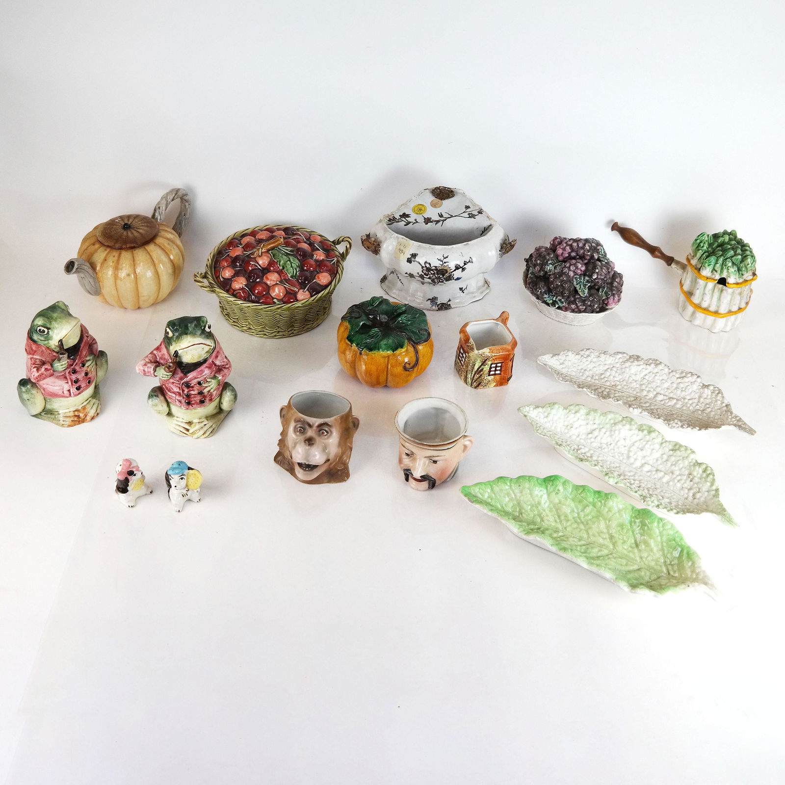 Assembled Group of Continental Ceramic Wares (15) (1 of 15)