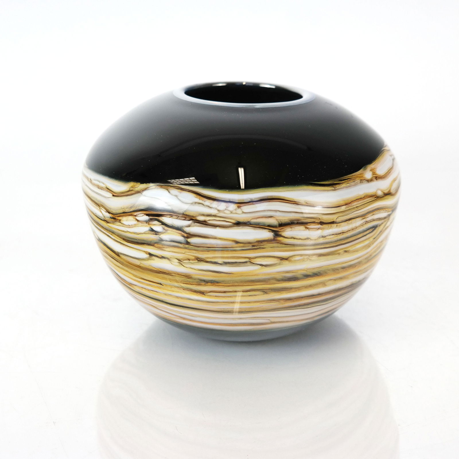 Gartner Blade Art Glass Low Vase (1 of 10)