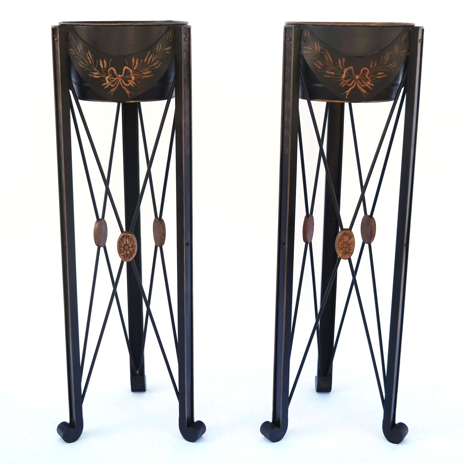 Pair of Parcel Gilt Tole Jardinieres (1 of 8)