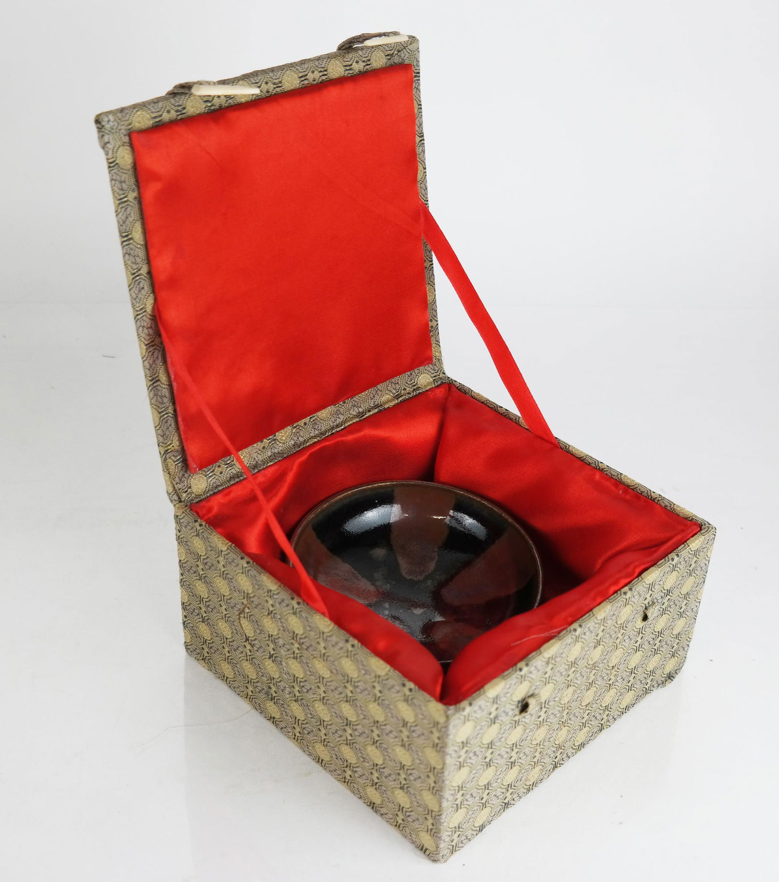 Chinese Glazed Ceramic Bowl (1 of 9)