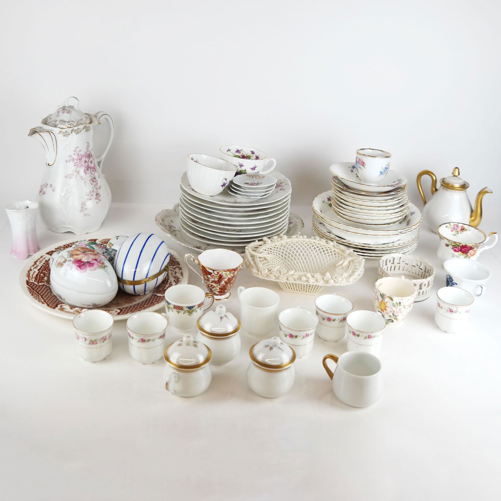 Assembled Group of English & Continental Porcelain (1 of 17)