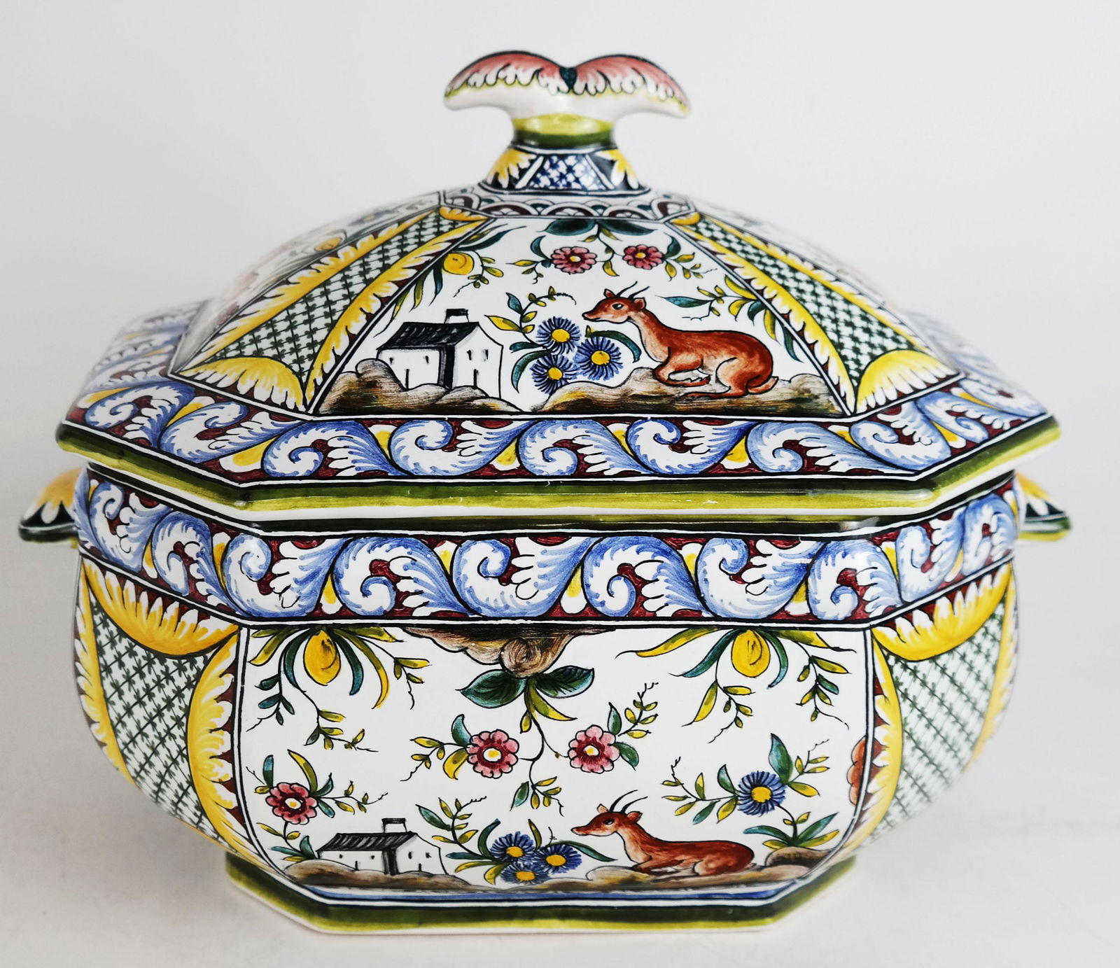Filcer Portuguese Ceramic Tureen (1 of 8)