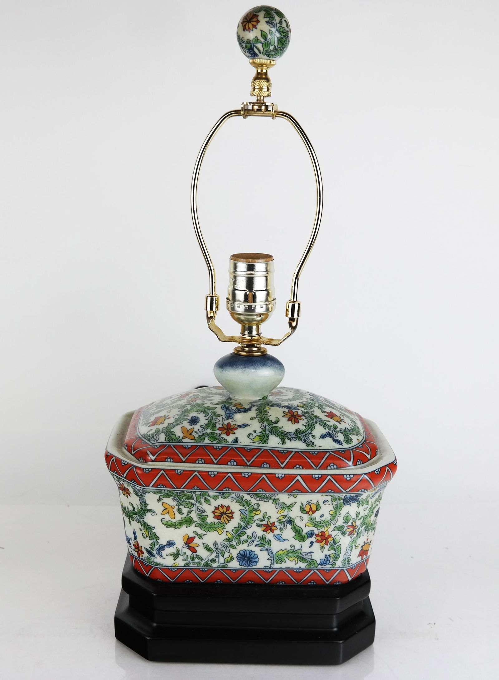 Chinese Polychrome Porcelain Lamp (1 of 8)
