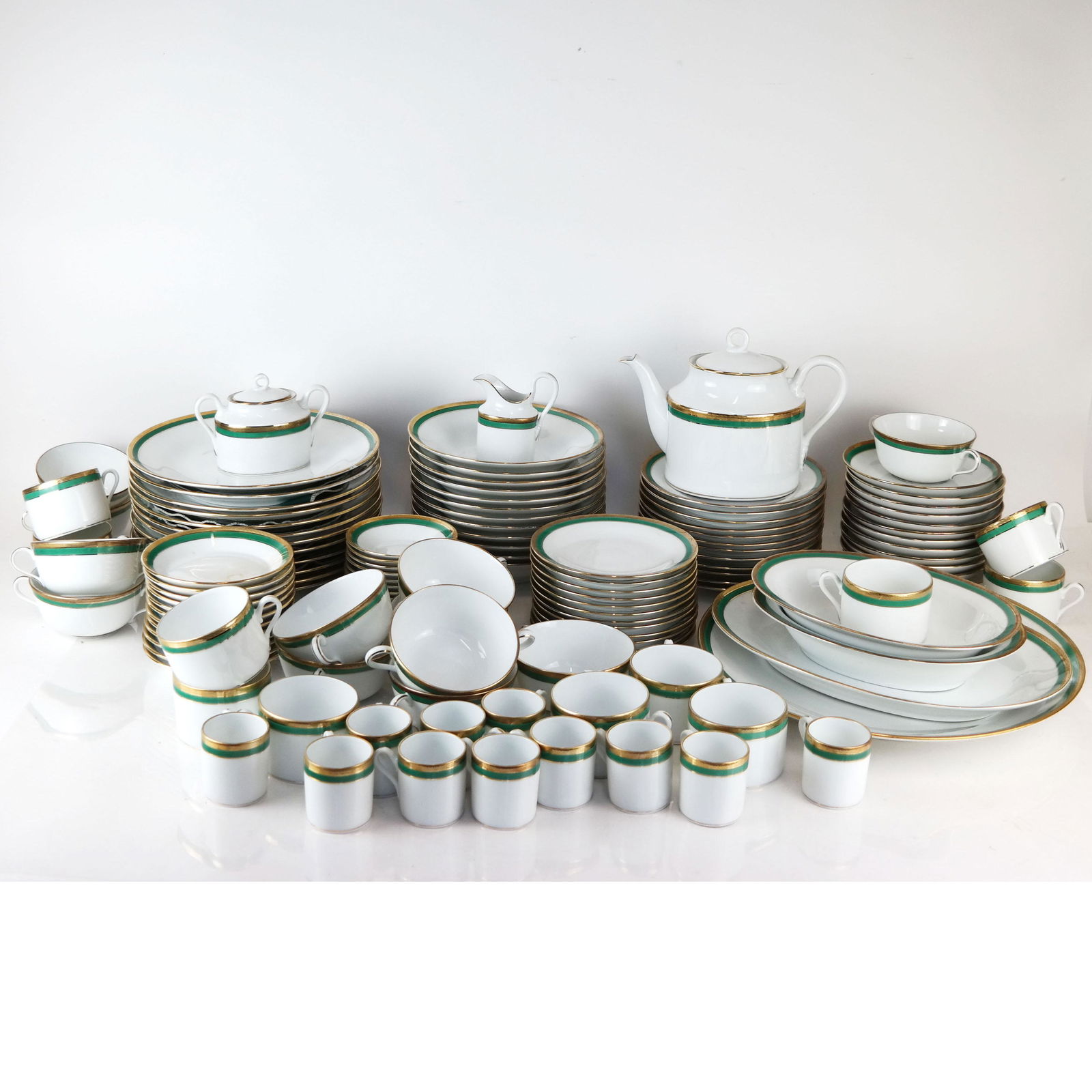 Richard Ginori Porcelain Partial Dinner Service (1 of 20)