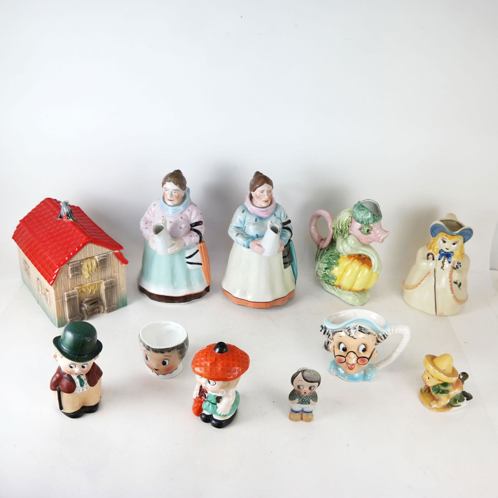 Assembled Group of 11 Porcelain & Ceramic Items (1 of 14)