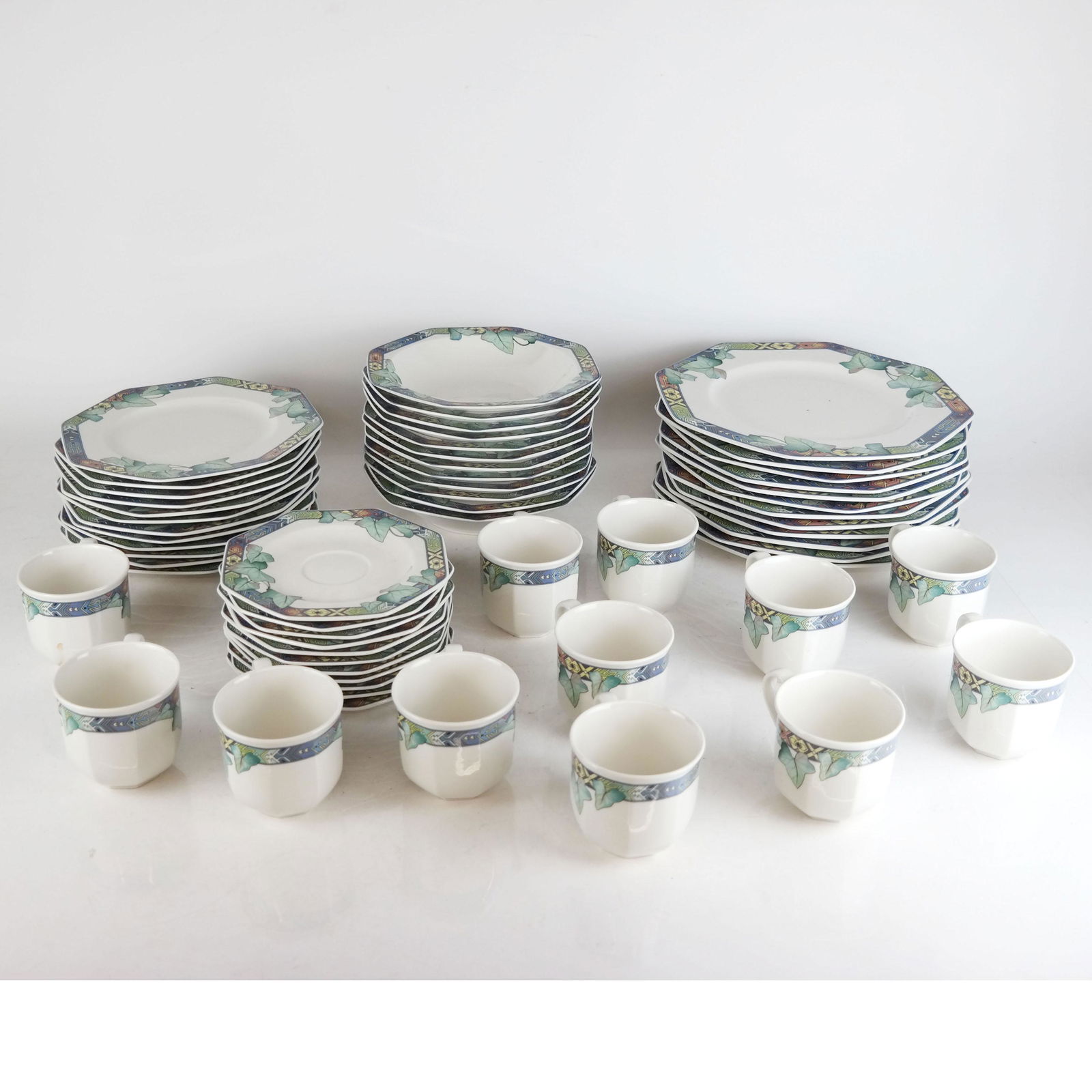 Villeroy & Boch Partial Dinnerware (59) (1 of 19)