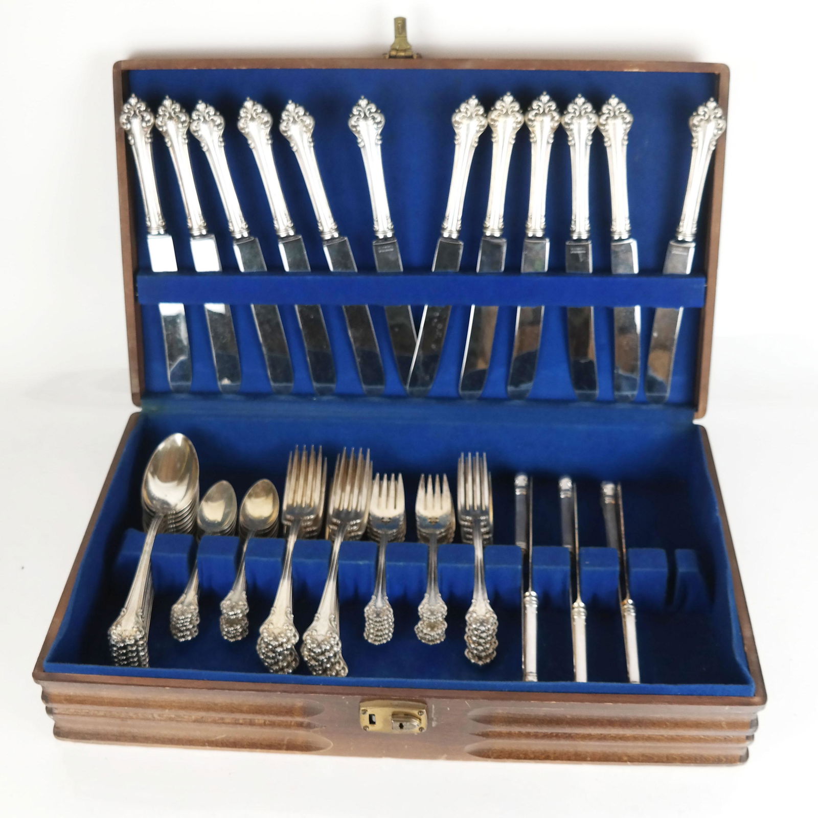 Reed & Barton Sterling Silver Flatware Set (69) (1 of 13)