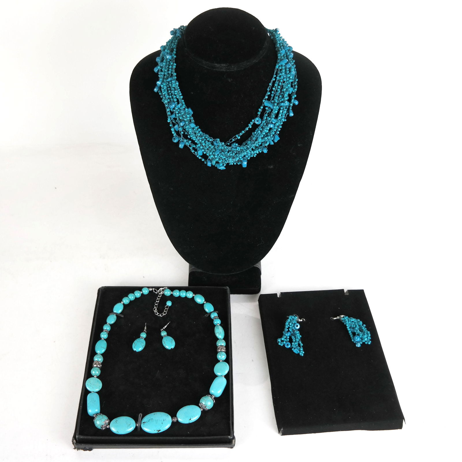 Two Sets of Jewelry (1 of 15)