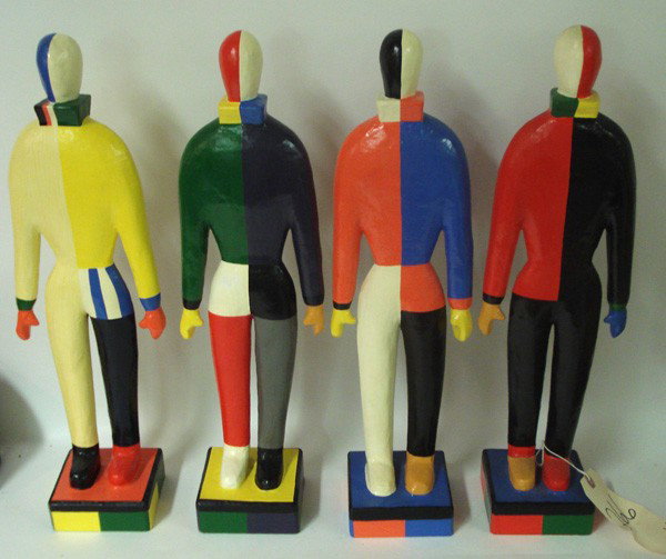 Four Papier Mache Figures : Modern figures, multicolors, Guggenheim Museum 1996. Good condition.