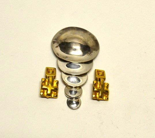 Robert Lee Morris, Jewelry Group: Including graduated pendant and earrings.