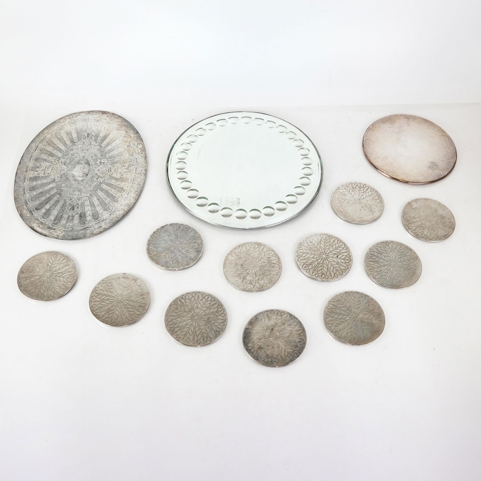 Mid-Century Mirrored Table Plateau (1 of 8)