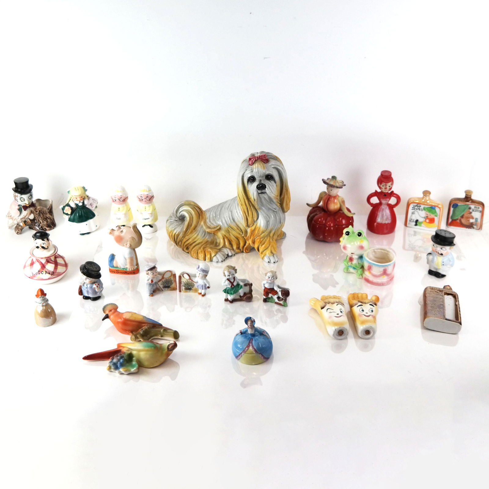 Assembled Group of Ceramic Items (1 of 11)