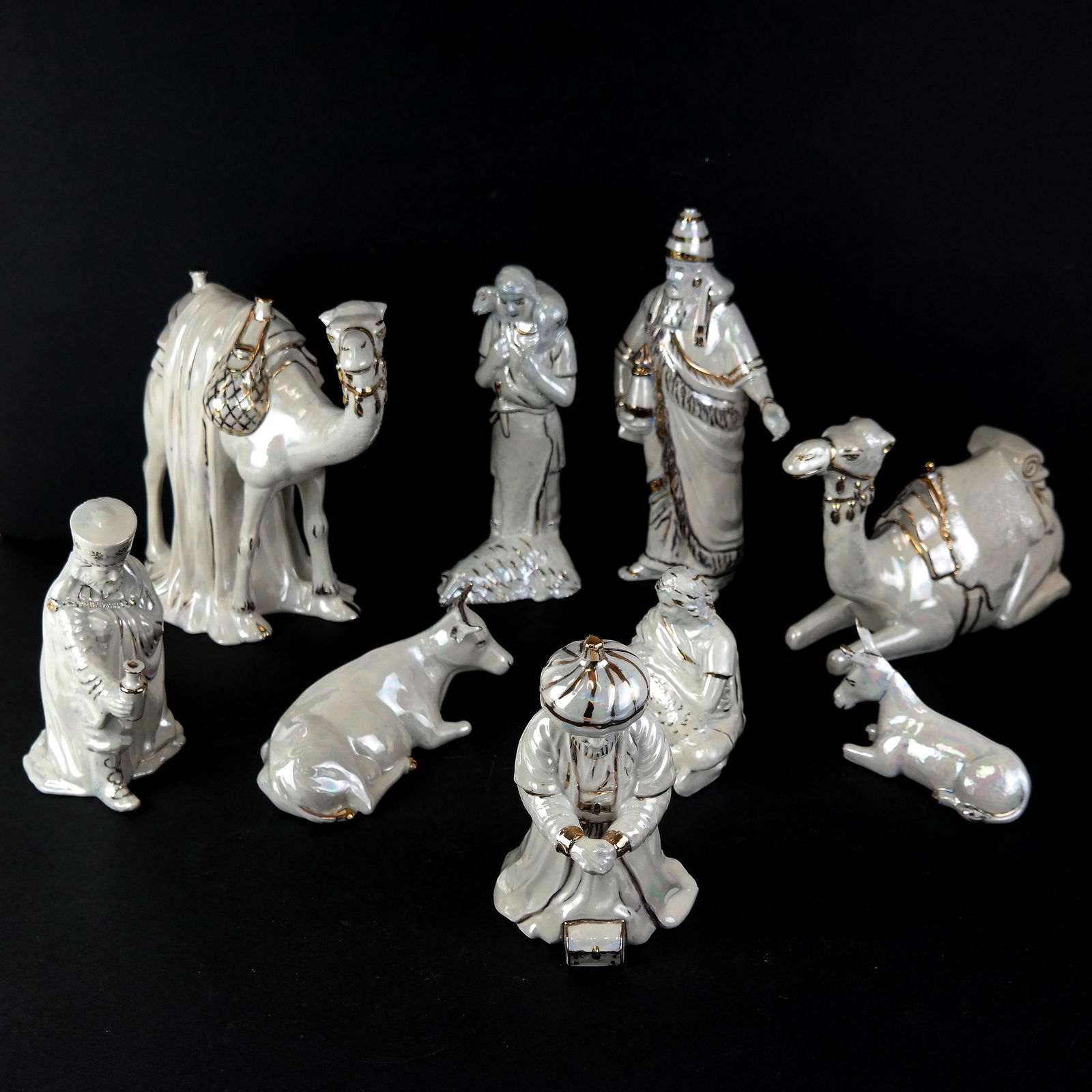 Nine Vintage Parcel Gilt Nativity Figures (1 of 11)