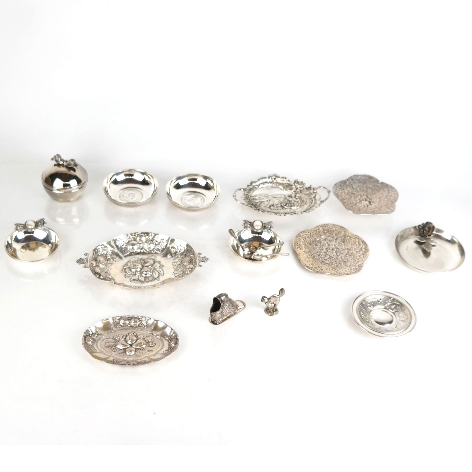 17 Assorted Silver Articles (1 of 17)