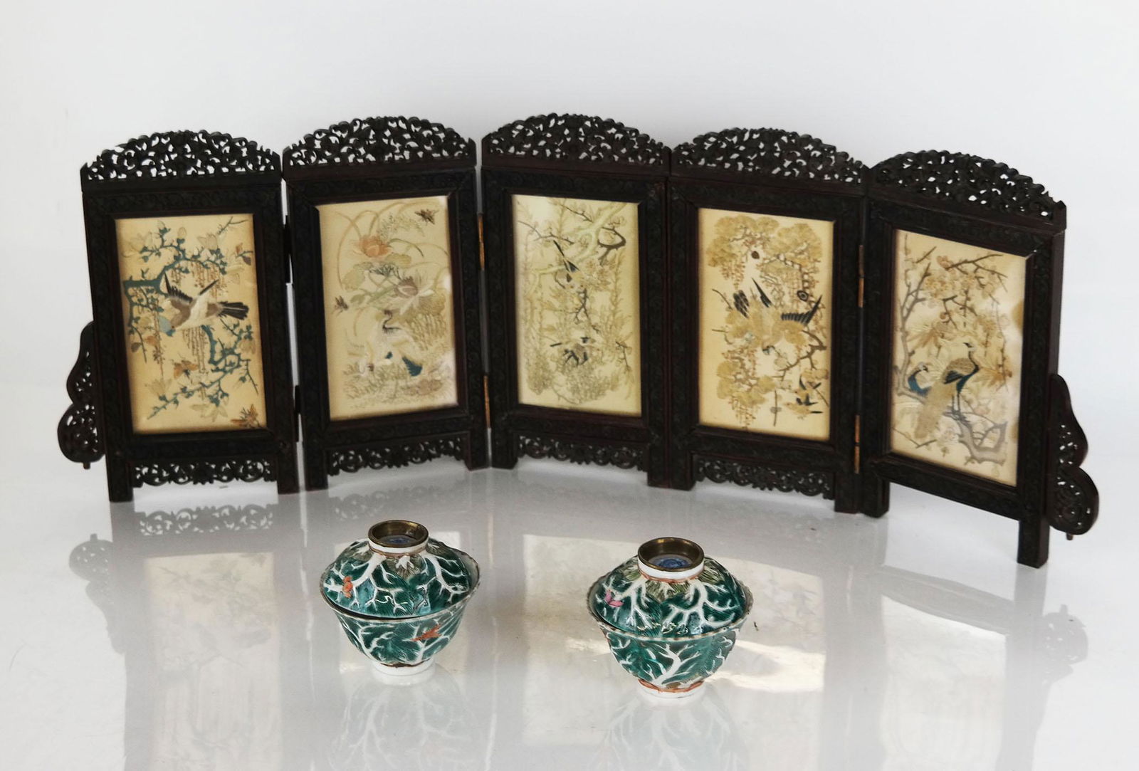 Chinese Table Screen & Two Tea Cups (1 of 15)