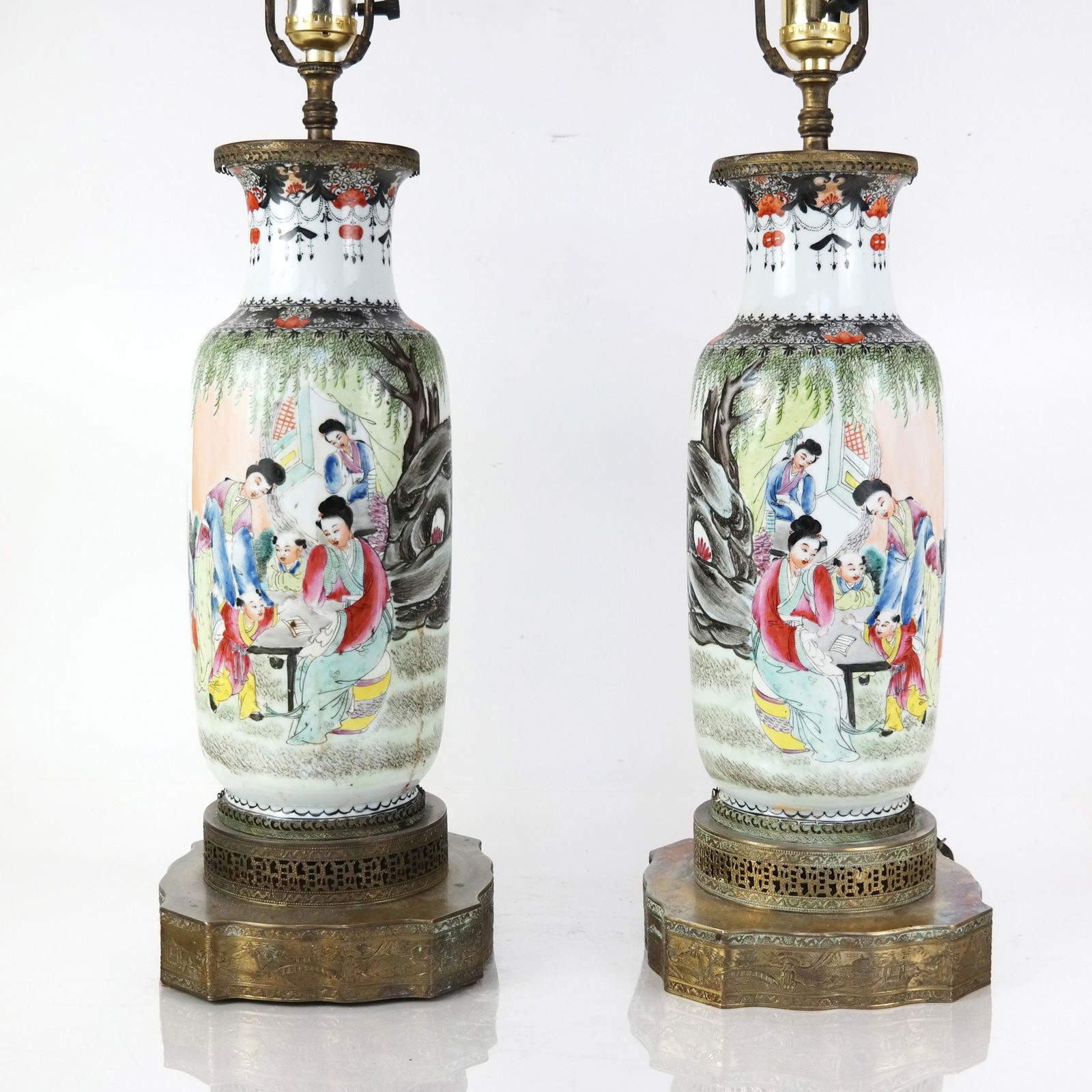 Pair of Chinese Porcelain Table Lamps (1 of 13)