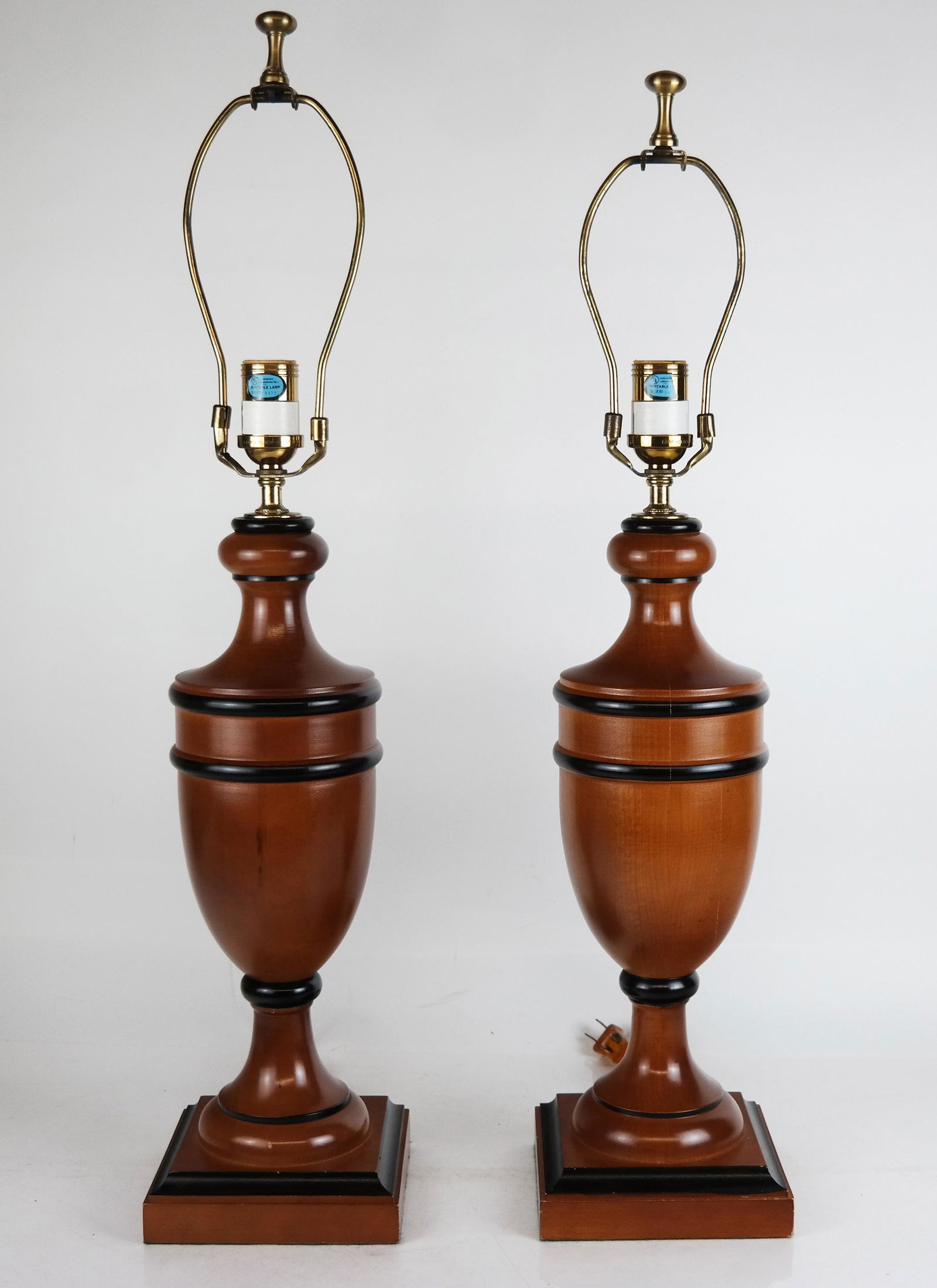 Pair of Classical-Style Urn Form Lamps (1 of 8)
