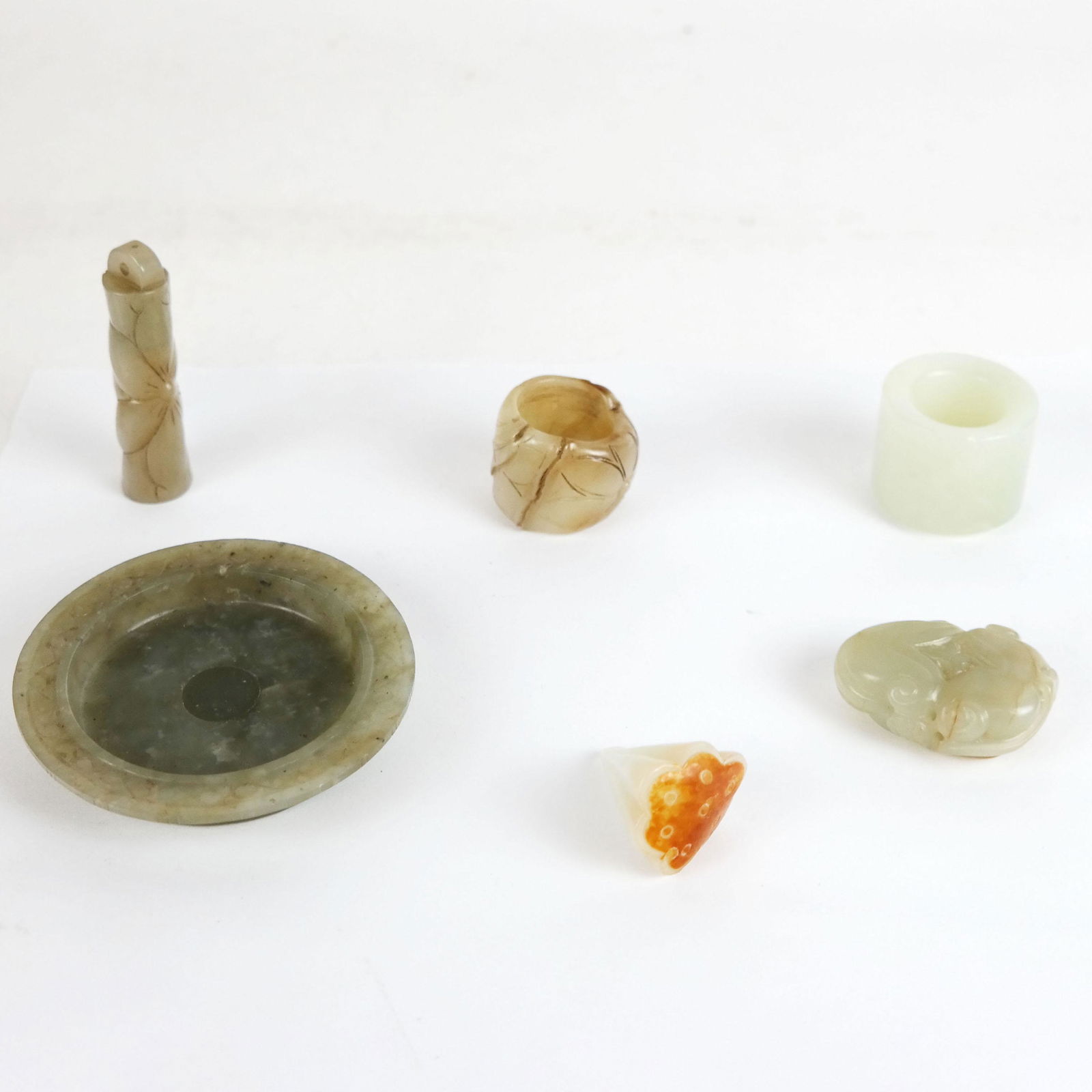 Six Chinese Carved Jade & Stone Items (1 of 12)