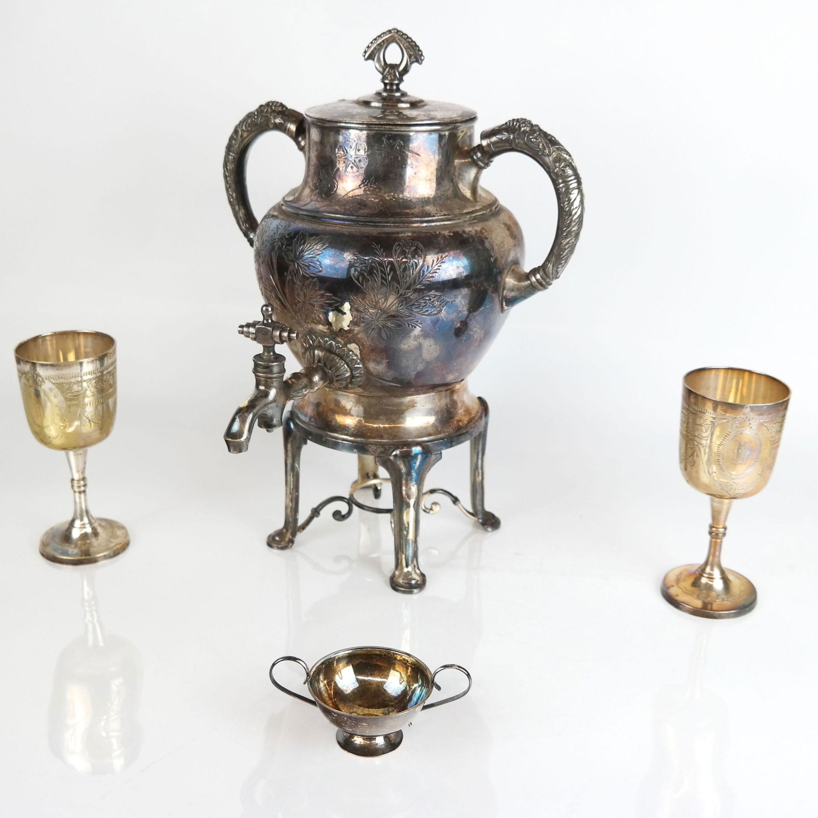 Four Assorted Silver Plate Articles (1 of 16)