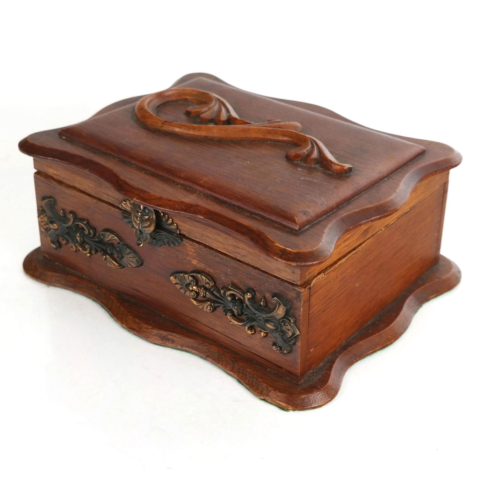 Carved Oak Jewelry / Trinket Box (1 of 7)