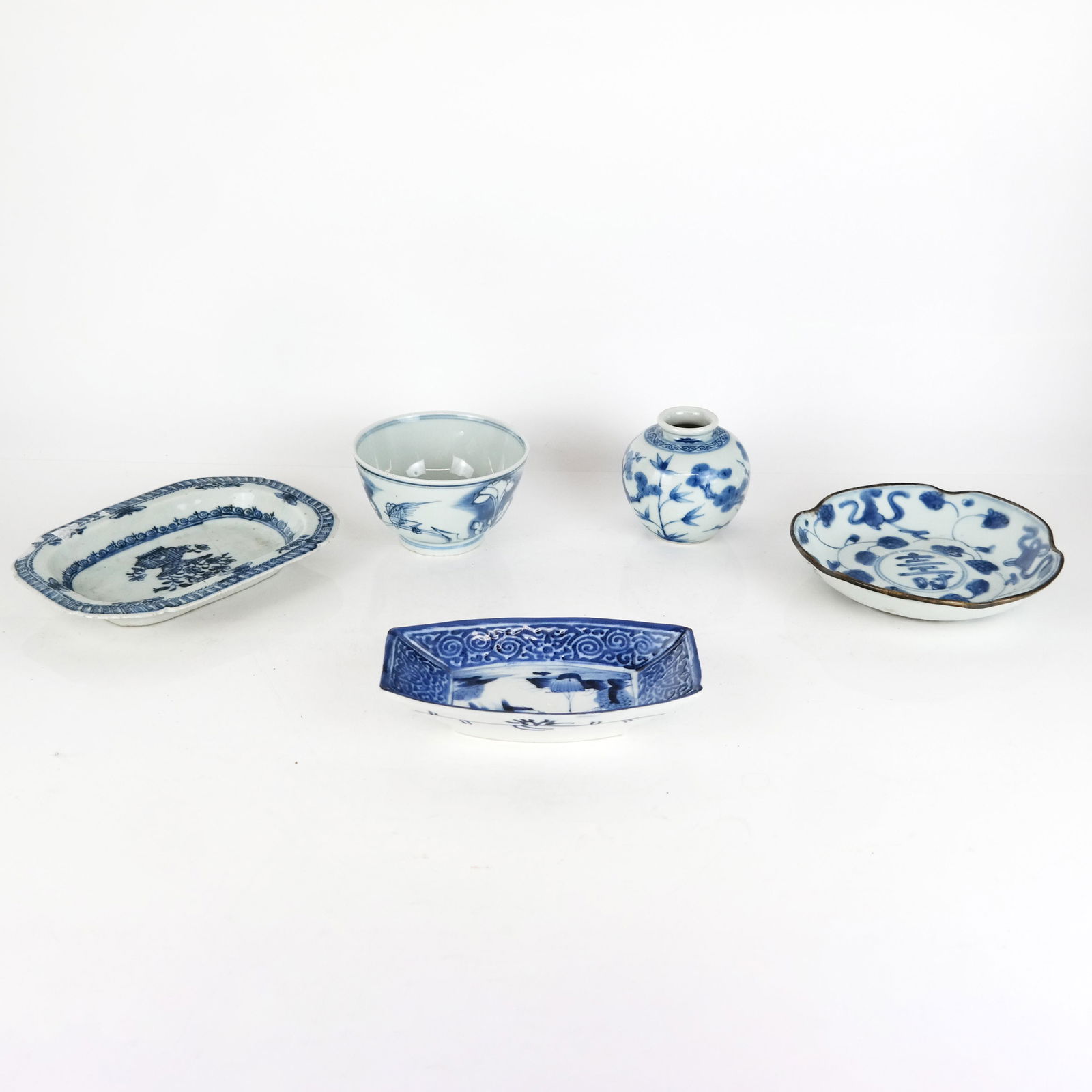 Five Chinese Blue & White Porcelain Articles (1 of 19)