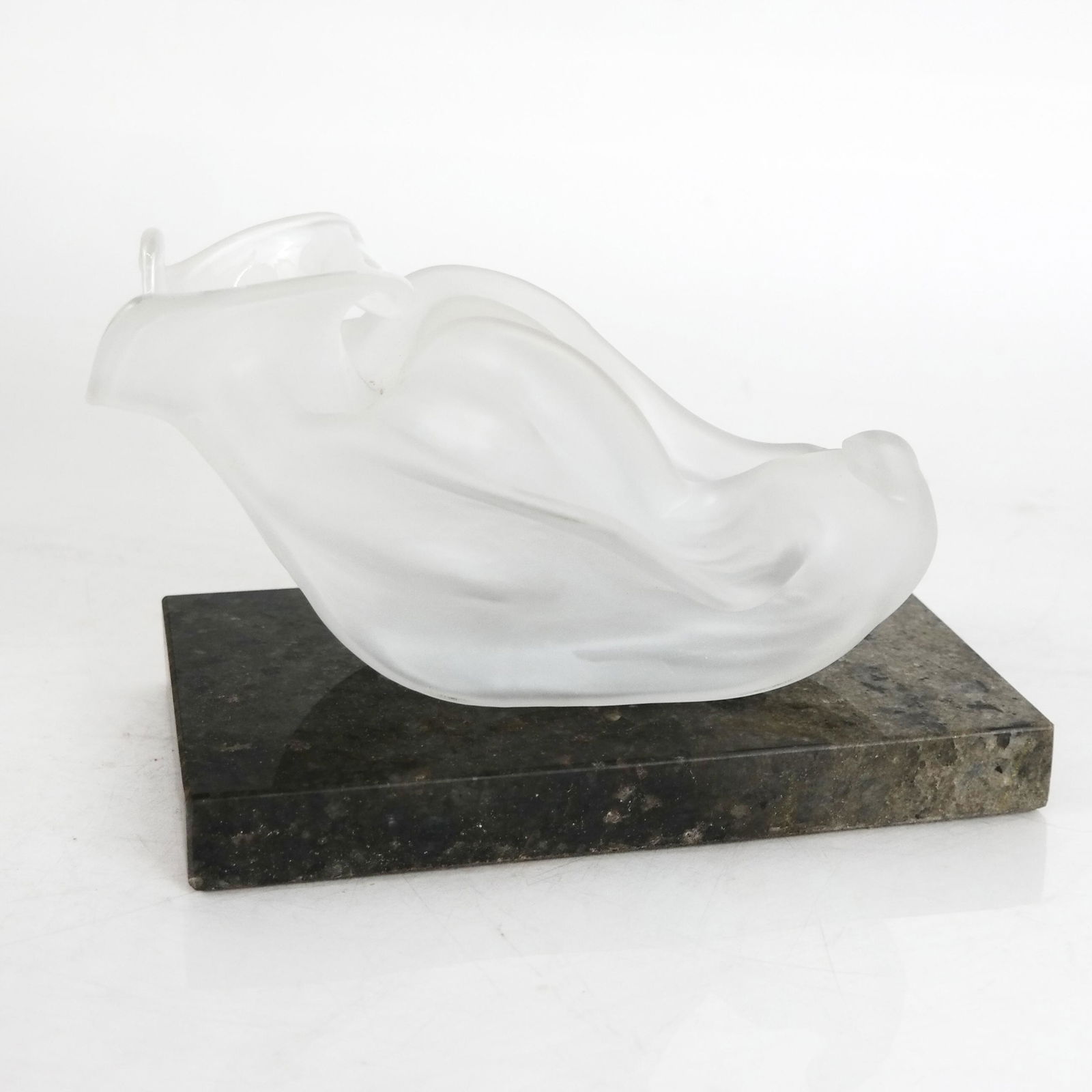 Floriform Glass Vase by Nikolas Weinstein (1 of 9)