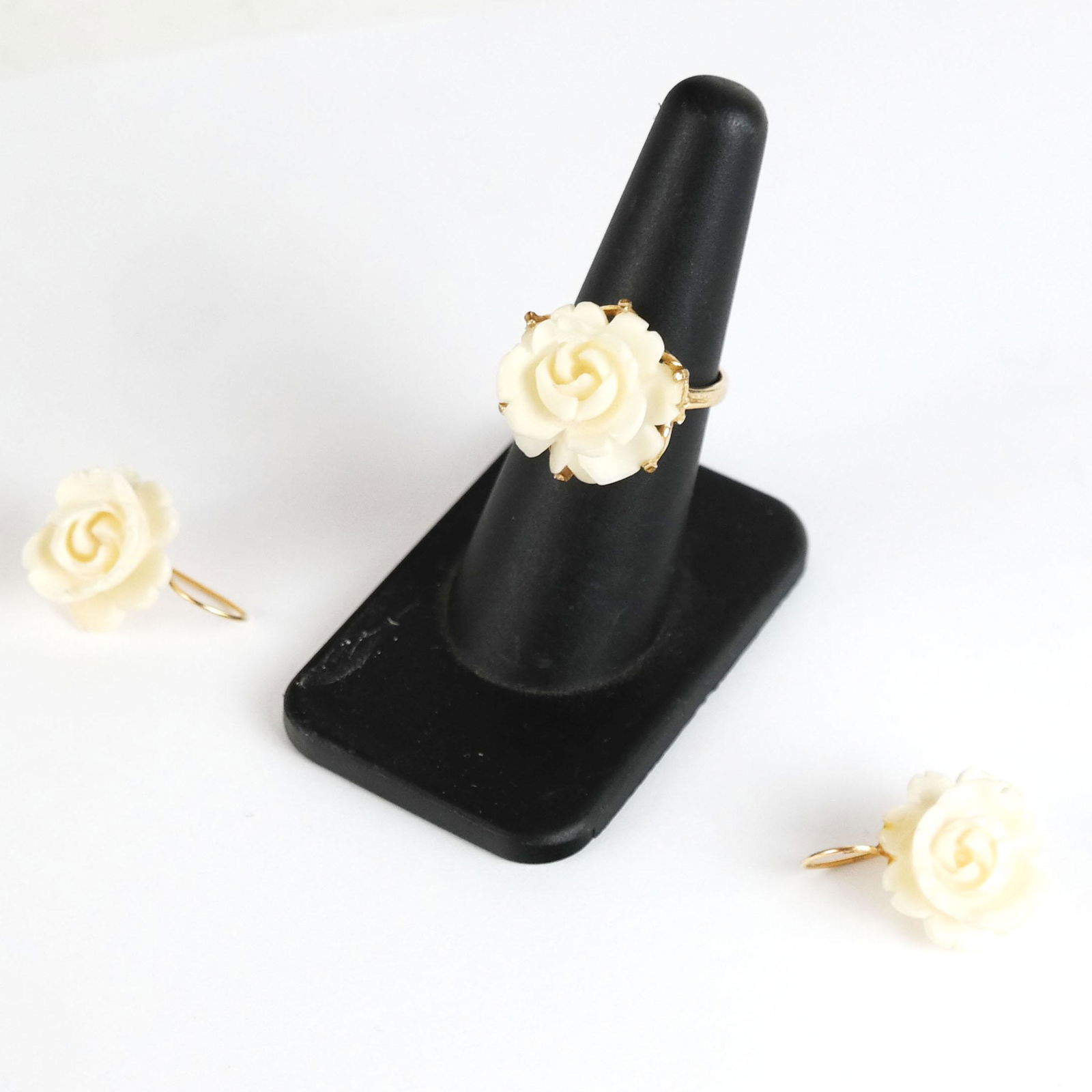 Pair of 14K Earrings & Matching Ring (1 of 12)