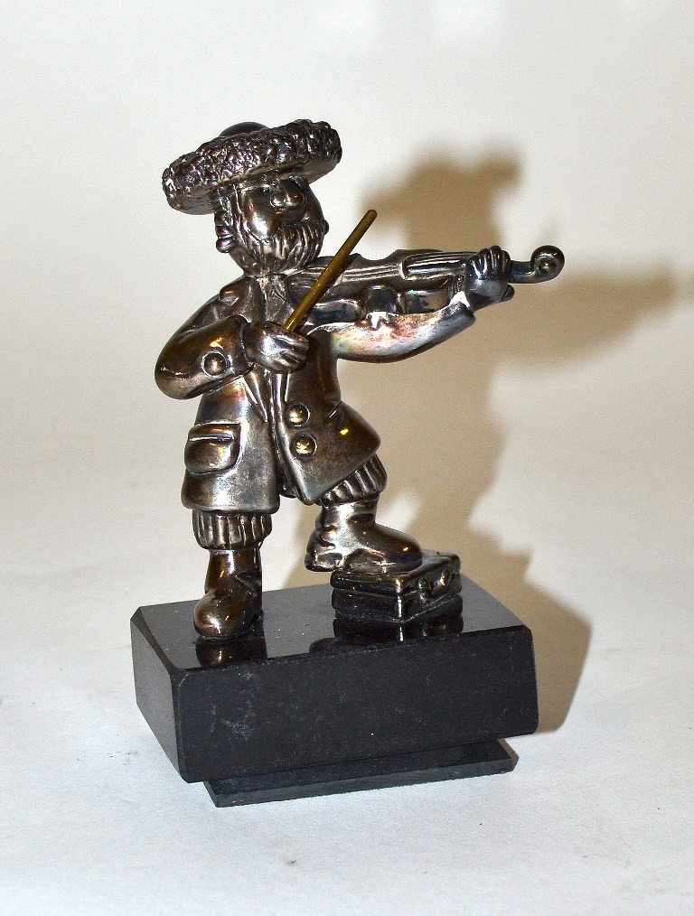 Frank Meisler: Sterling Silver Violinist: Frank Meisler sterling silver violinist bobble figurine on black marble base. 3" W x 1.75" D x 4.75" H.