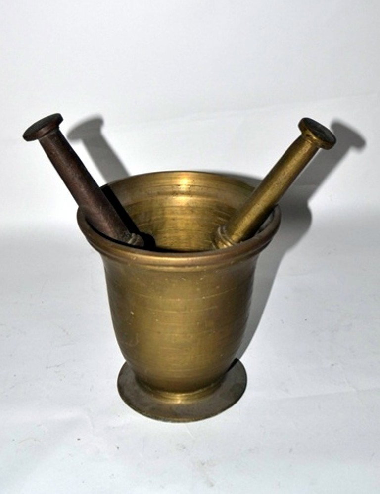 Mortar & Pestle: Mortar & pestle with 2 pestles.