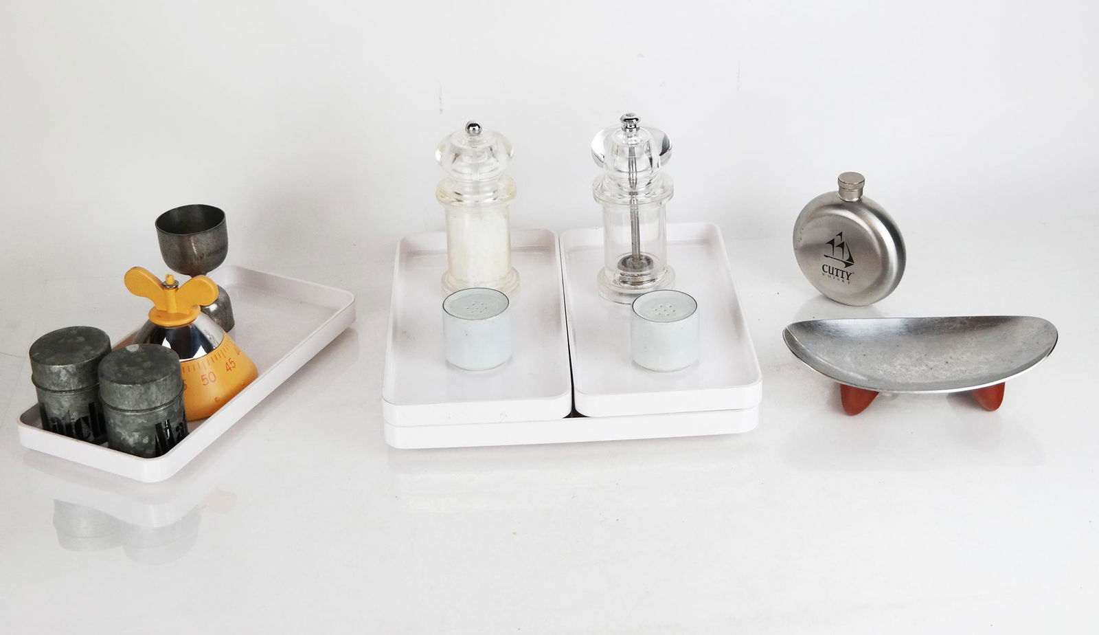 Group of Kitchen Paraphernalia (1 of 7)