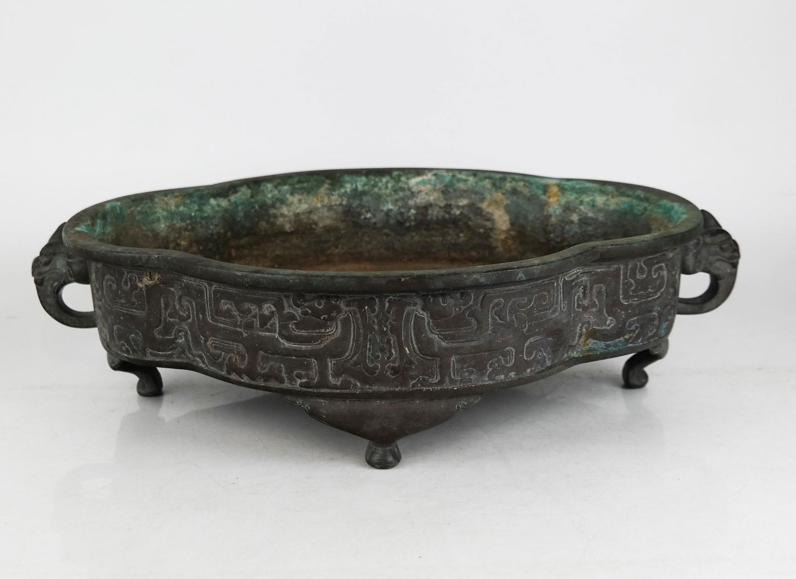 Chinese Bronze Decorative Planter (1 of 13)