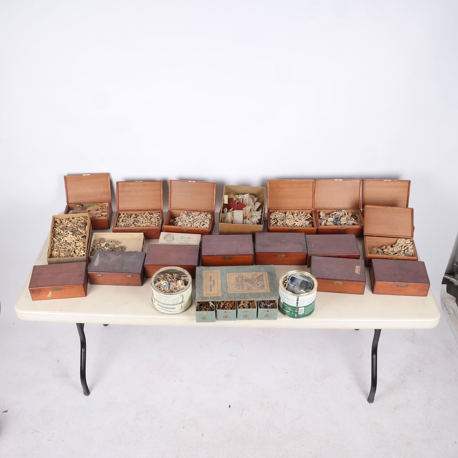 22 Assorted Jig Saw Puzzles (1 of 10)