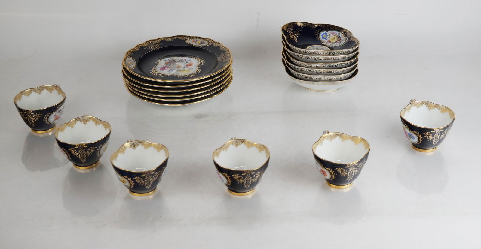 Meissen German Porcelain Partial Service (18) (1 of 16)