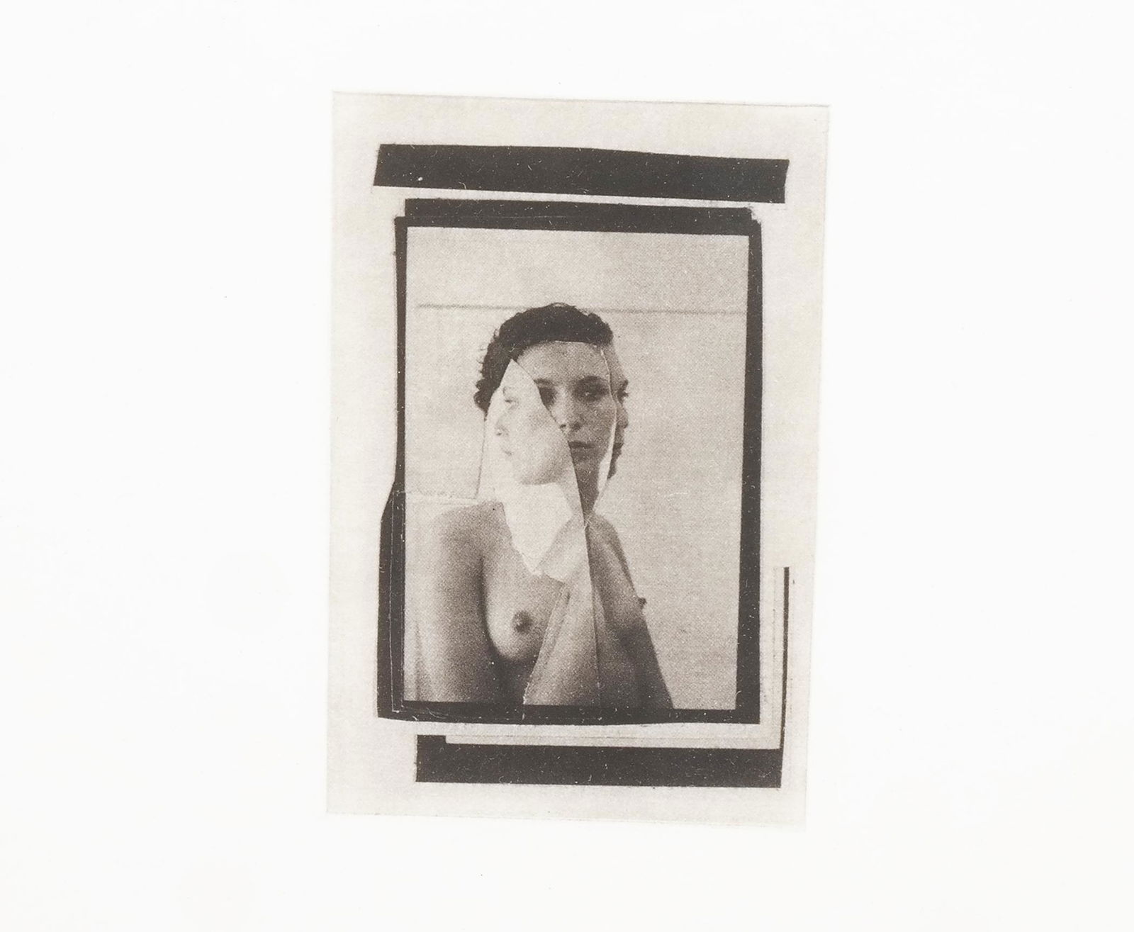 Robert GRAHAM: Nude Woman - Print: Robert Graham (Mexican, 1938-2008) print of a nude woman, edition 19/24, 1975. [Art: 4" H x 2 1/2" W; 25 1/2" H x 20" W].