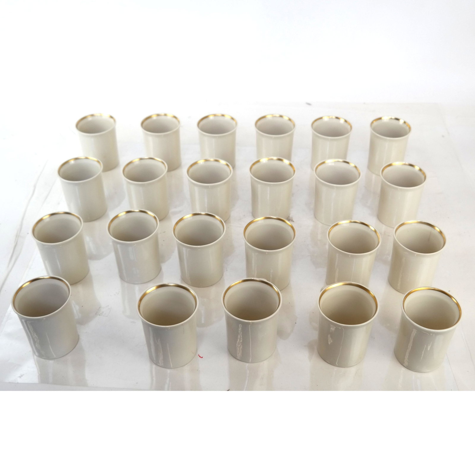 22 Porcelain Airline Coffee Cups by Jackson: 22 porcelain coffee cups by Jackson, for National Airlines.