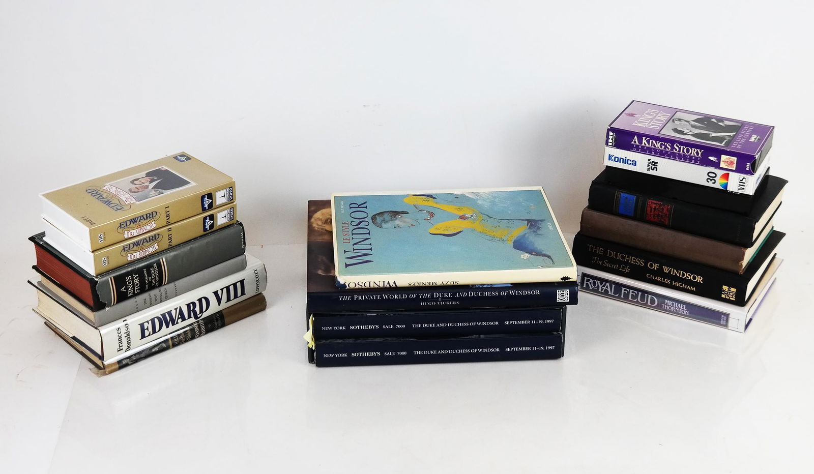 BOOKS & VHS: Edward VIII & Wallis Simpson (17) (1 of 4)