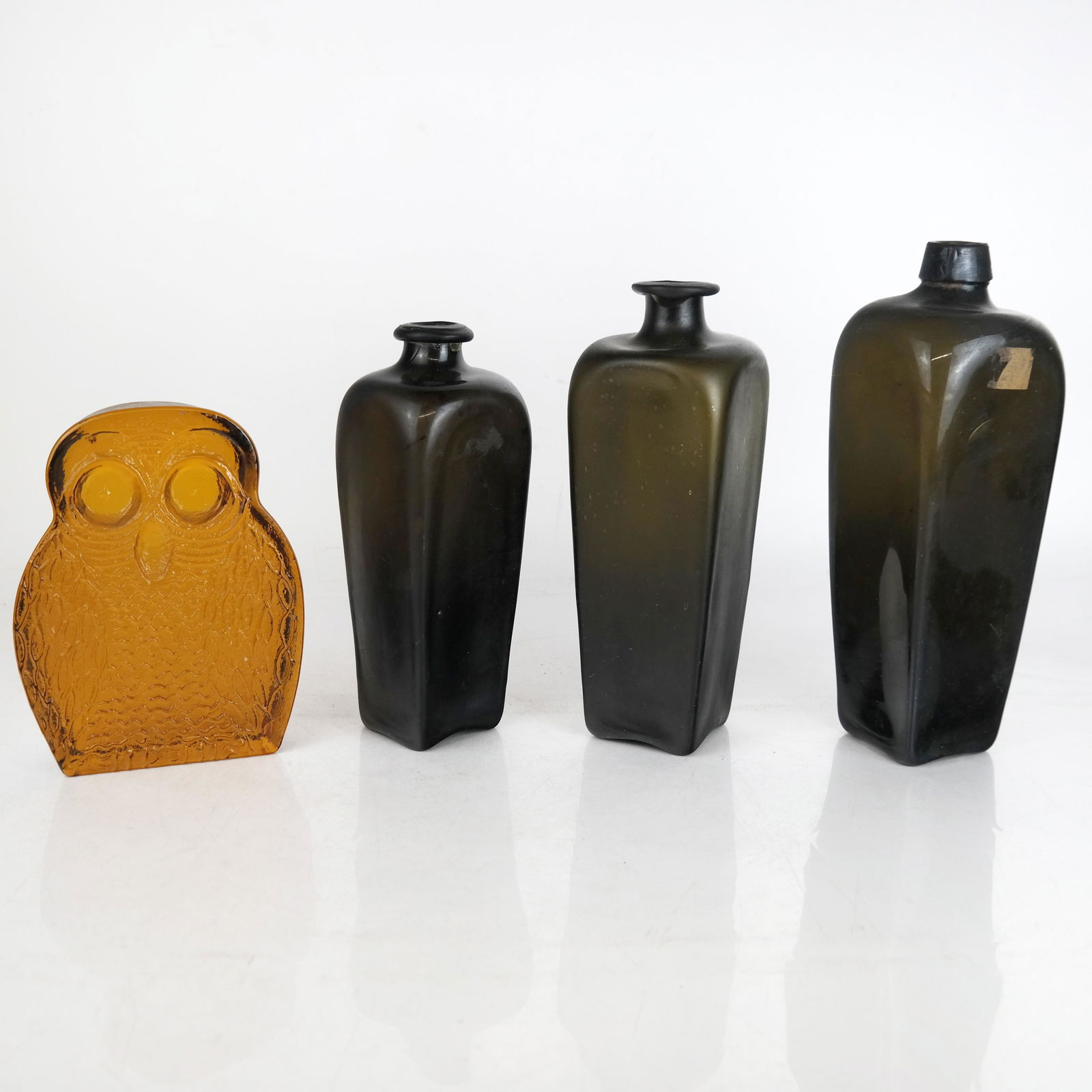 4 Glass Articles (1 of 14)