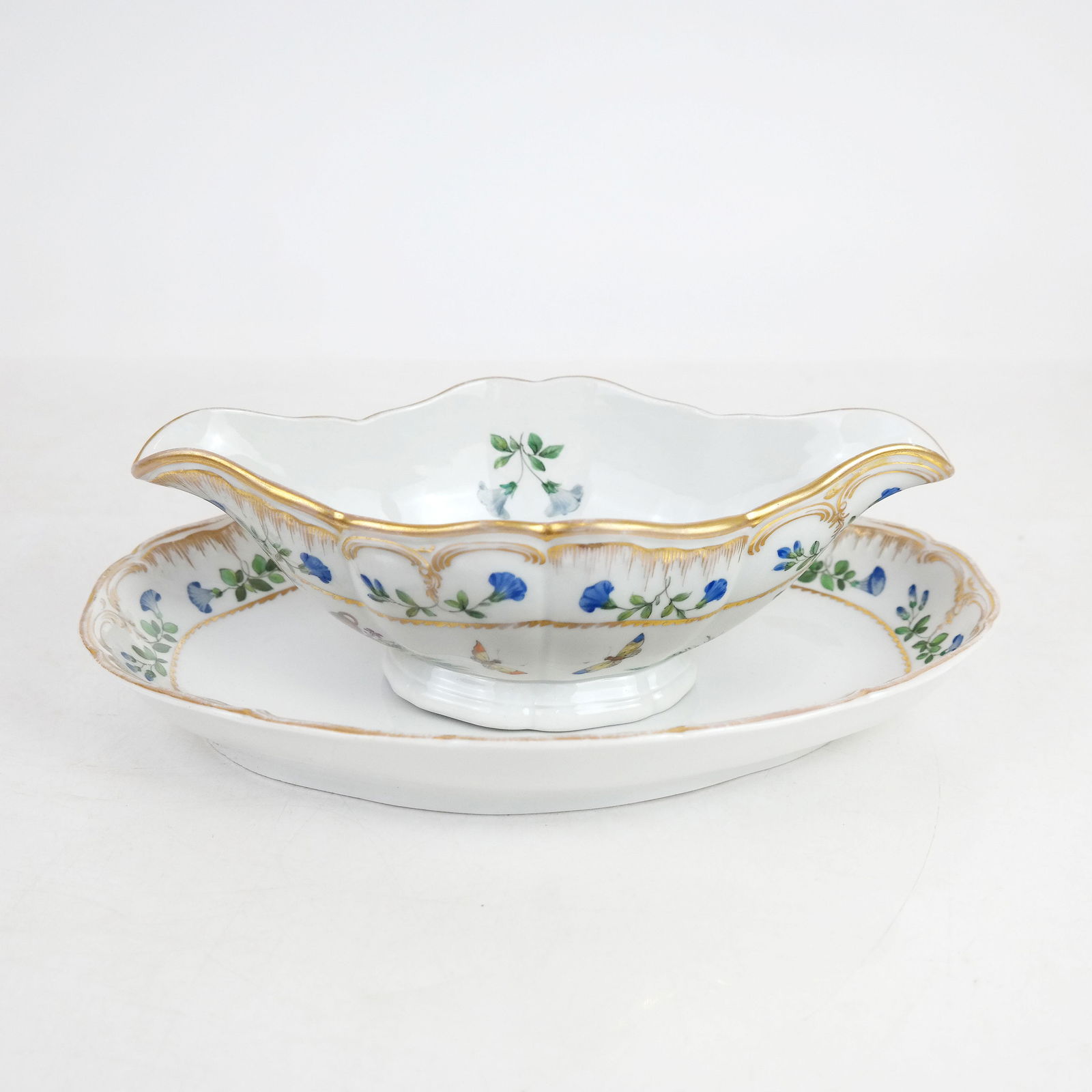 KPM Royal Porcelain Sauce Boat and Undertray (1 of 11)