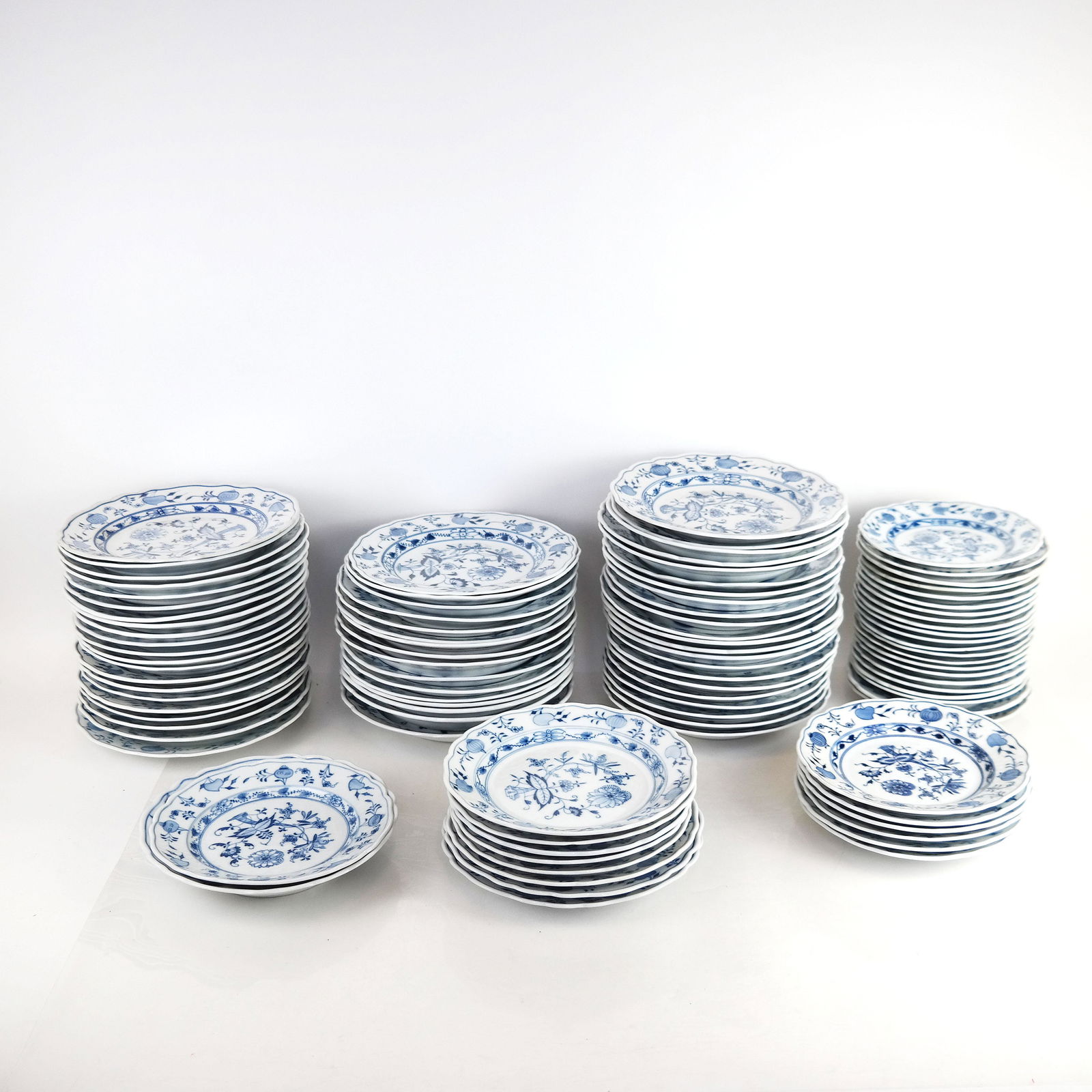 Meissen German Porcelain "Blue Onion" Plates, 97 (1 of 17)