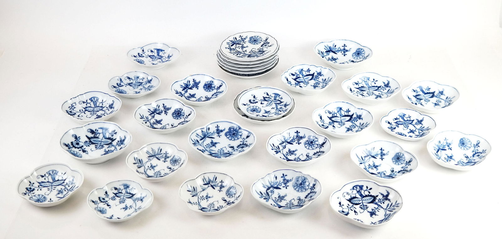 Meissen German Porcelain "Blue Onion" Saucers, 30 (1 of 14)