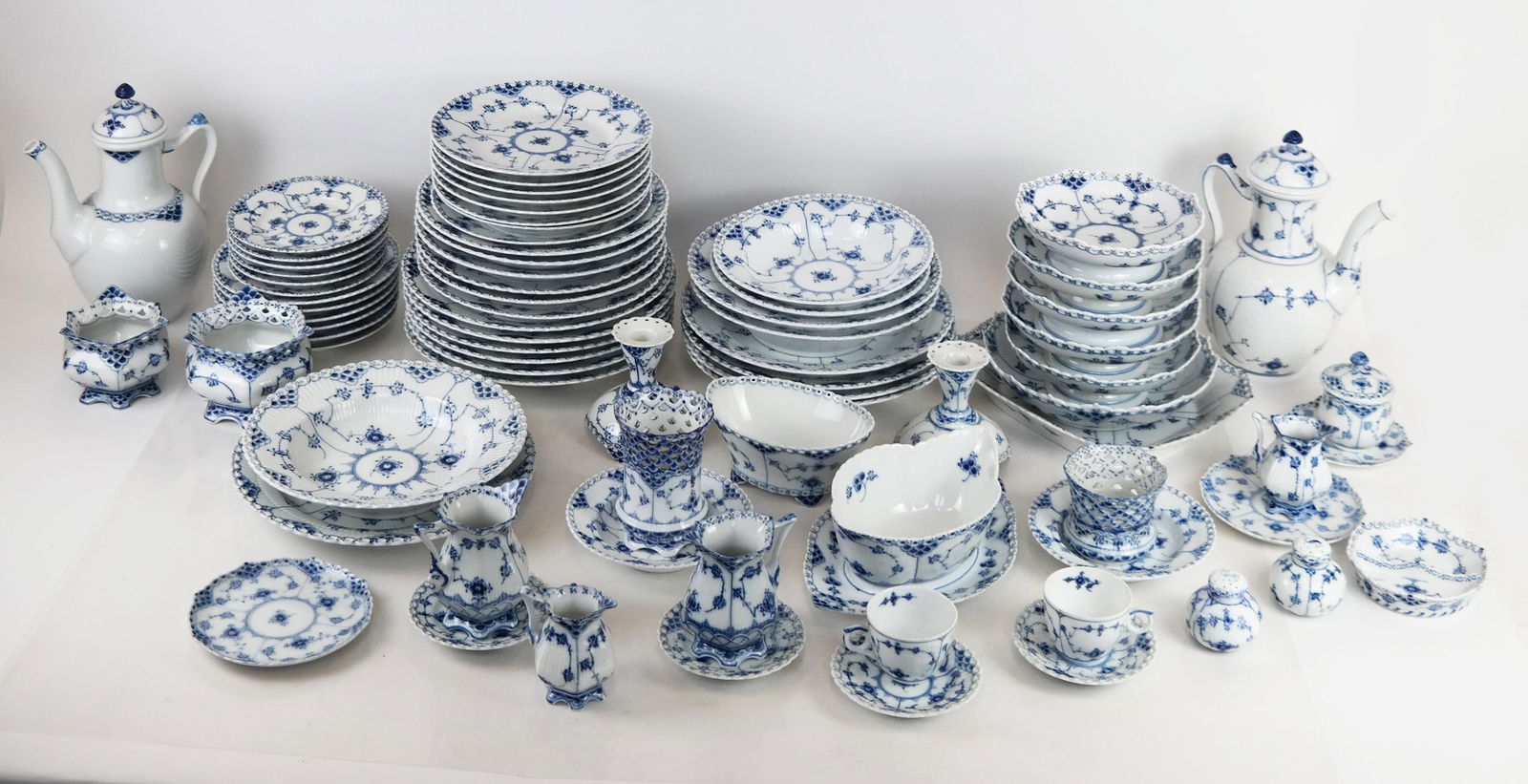 Royal Copenhagen  "Blue Lace"  Reticulated  Dinner Service (83 Pcs) (1 of 18)
