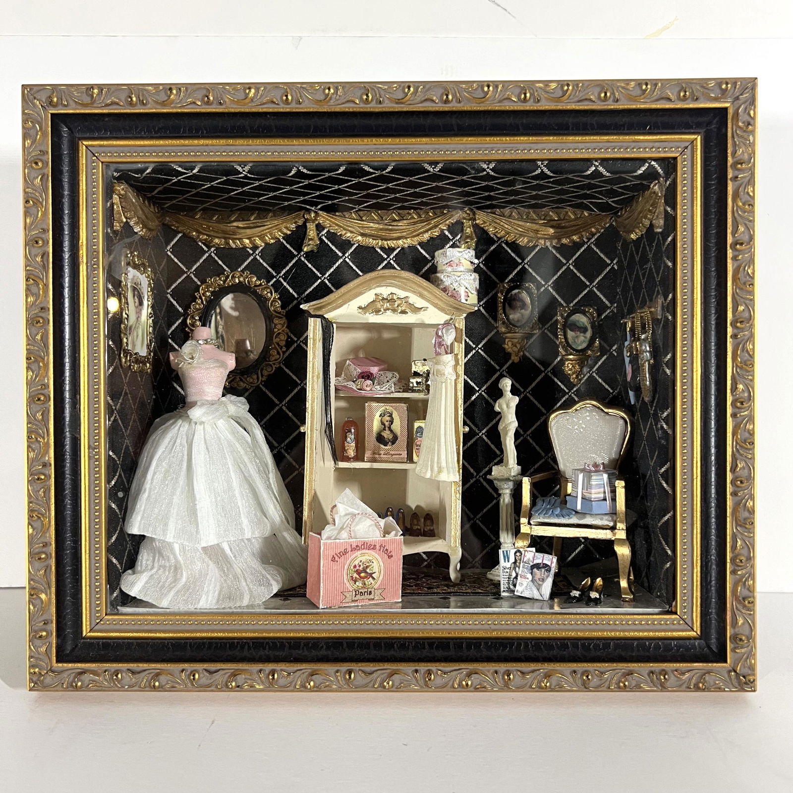 Bonnie SCHEWKES: Dressing Room Diorama (1 of 11)