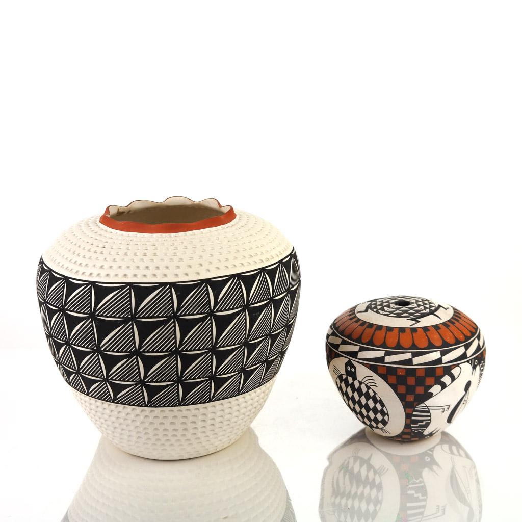 Two Acoma Pottery Vases (1 of 10)