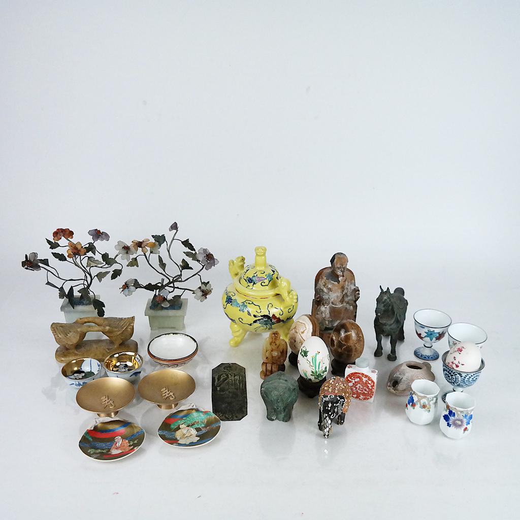 Chinese Group of Decorative Items (1 of 20)