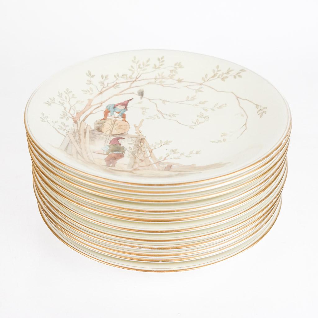 Eleven (11) Royal Worcester Plates (1 of 7)