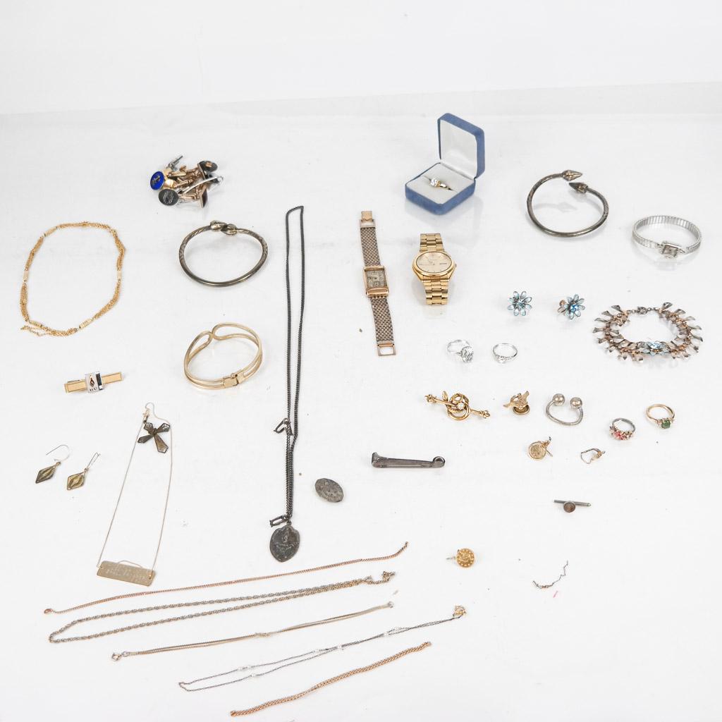 Large Lot of Assorted Costume Jewelry (1 of 12)