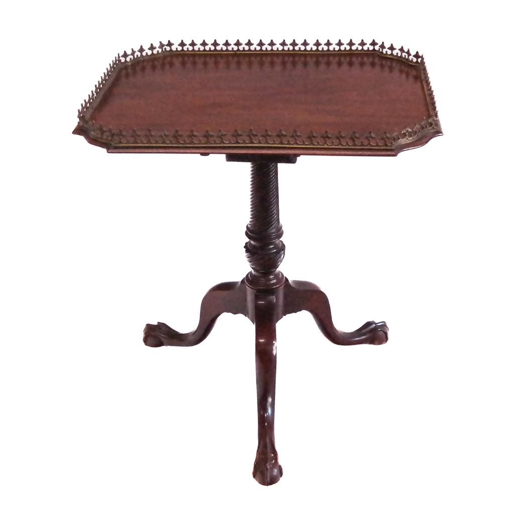 Late 18th Century Tilt Top Table (1 of 7)