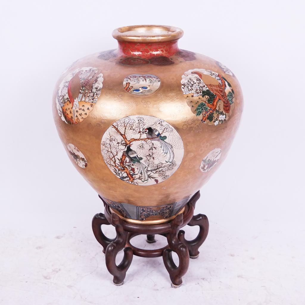 Modern Japanese Satsuma Palace Vase (1 of 12)